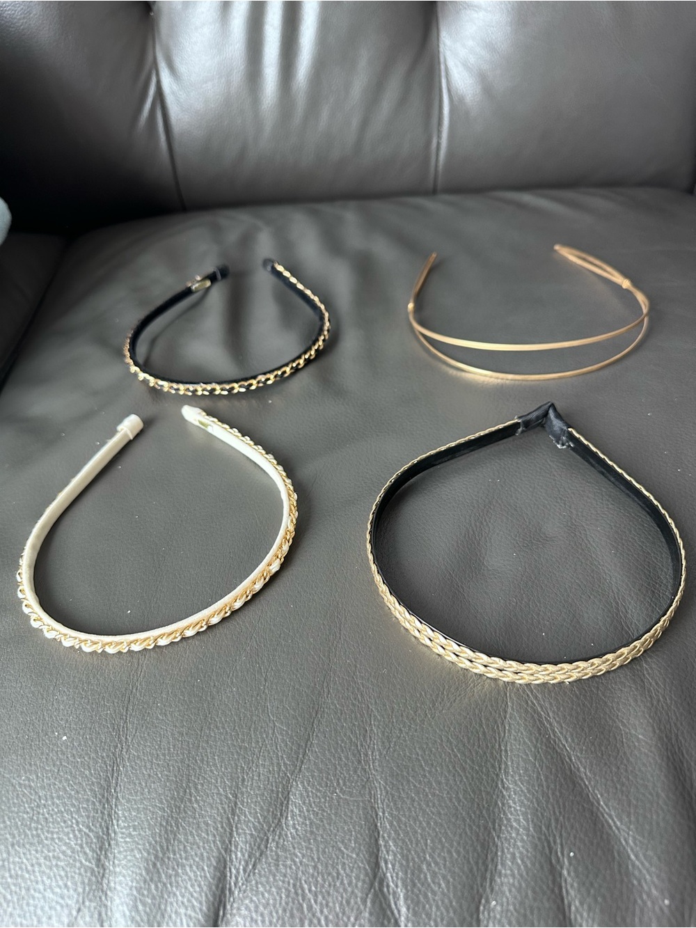 Assorted gold headbands - Picture 4 of 4